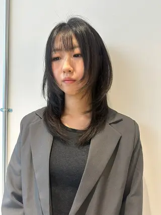 ミディアム レイヤーカット 特化美容師のヘアスタイル