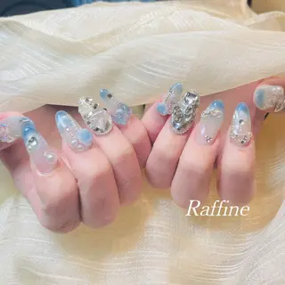 ネイル RAFFINE 月🦋🩵のネイルデザイン
