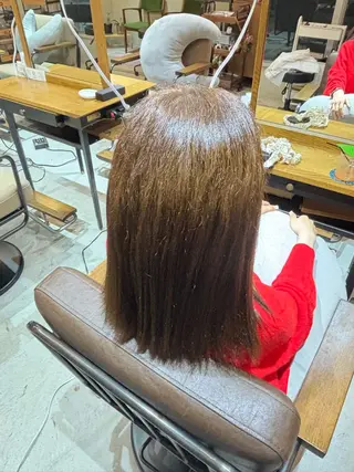 セミロング カラー 平良 那生のヘアスタイル