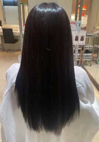 ロング 西岡 莉緒のヘアスタイル