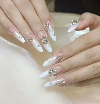 ネイル RAFFINE 月🦋🩵のネイルデザイン