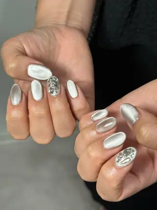 ネイル neouv所属・NEOUV_ mikuのネイルデザイン