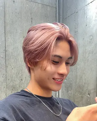 ショート メンズ ⭐ハイトーンブリーチ ミルクティーピンクのヘアスタイル