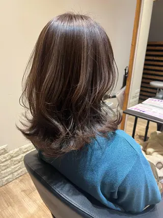 カラー 早川 真幸のヘアスタイル