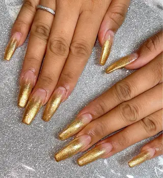 ネイル VIERU 🌈🎀💖のネイルデザイン