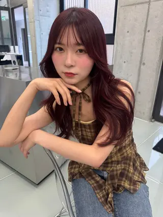 ロング カラー ヘアアレンジ umu.［韓国ヘア /レイヤーカット］のヘアスタイル