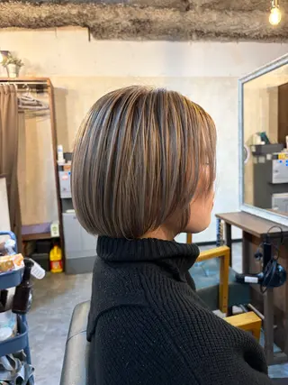 ショート ヴェチカヘア京橋所属・脱白髪染め カミタニのヘアスタイル
