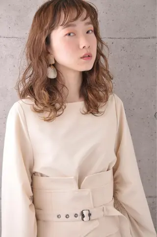 セミロング パーマ ヘアアレンジ fukuyasu rikaのネイルデザイン