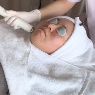 肌診断×本格肌管理 ※女性限定受付のエステ・リラクイメージ