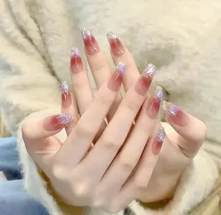 ネイル pink ladyサロン所属・べ にのネイルデザイン