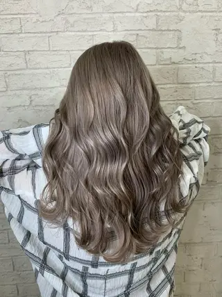 セミロング 🇺🇸ハイライト特 化美容師🇺🇸漆沢のヘアスタイル