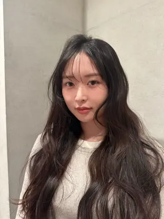 ロング canaan 銀座店所属・ダブルカラー/ 透明感カラー/上村凜のヘアスタイル