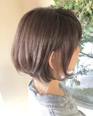 ショート カラー 上霜 菜月のヘアスタイル