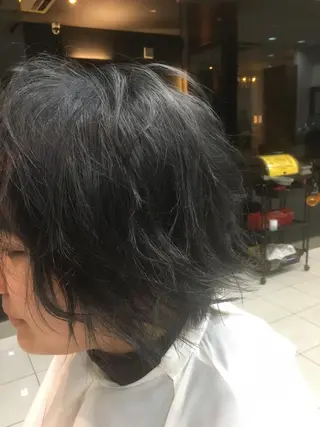 ショート カラー 白髪ぼかしハイライト 柳川拓哉のヘアスタイル