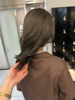 セミロング カラー channel所属・Natsumi ❤︎のヘアスタイル