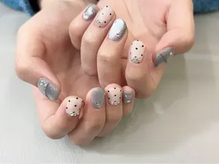 ネイル LovesLaughs下上津役店所属・くろせ れいのネイルデザイン