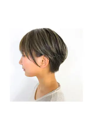 ショート カラー ワタベ ハヤト/ トップデザイナーのヘアスタイル