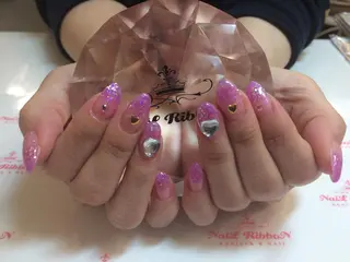 ネイル ネイルリボン 受付スタッフのネイルデザイン