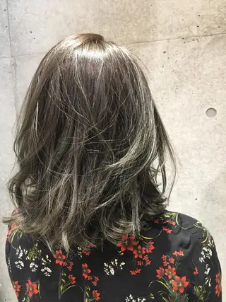 ミディアム カラー 井坂 和博のヘアスタイル