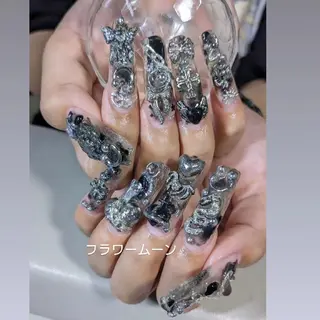 ネイル フラワー ムーンのネイルデザイン