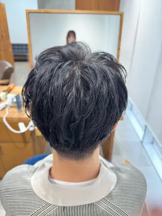 パーマ メンズ 安岡美咲✂︎ 艶カラー/髪質改善のヘアスタイル