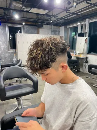 カラー パーマ メンズ 艶髪/透明感🪽 DISCO🪽のヘアスタイル