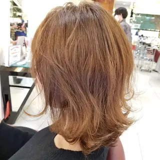 ミディアム カラー 瀬川 茉衣子のヘアスタイル