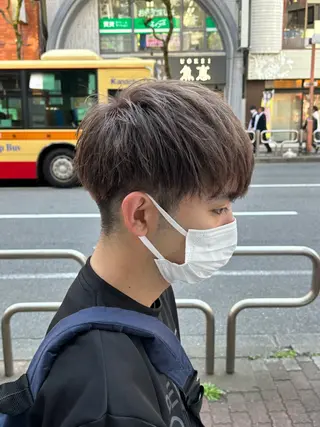 カラー メンズ 韓国風/メンズ アイブロウワックスの眉毛・アイブロウイメージ