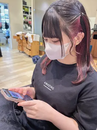 ミディアム まひろ エクステ／ハイトーンのヘアスタイル