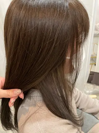 ミディアム カラー 藤掛 桜子のヘアスタイル