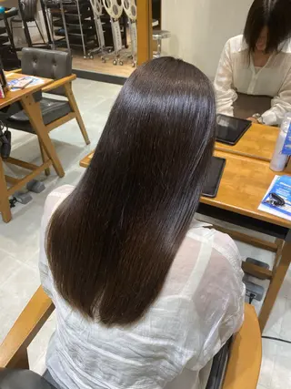 ロング i.+OMOTESANDO所属・mei / 艶カラー ミディアム レイヤーのヘアスタイル