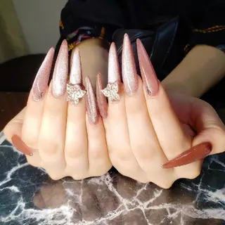 ロング ネイル クロキ 。のネイルデザイン