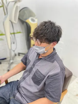 メンズ カラー特化サロン ピリナ相武台前のヘアスタイル