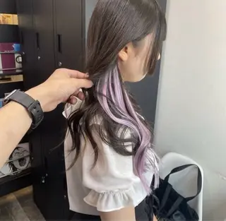 ロング ももか bAteAuのヘアスタイル