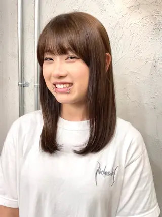 ミディアム カラー 岡田 恭明のヘアスタイル