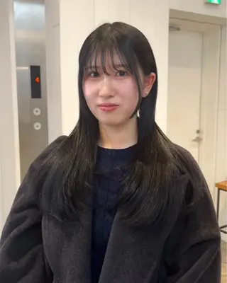 セミロング ALBUM SHINJUKU所属・フカミ マナカのヘアスタイル