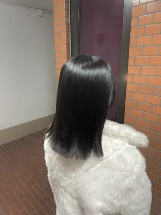 ミディアム 内山 結衣のヘアスタイル