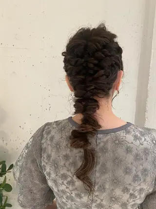 セミロング ヘアアレンジ カジュアルを女っぽく 𝗮𝘆𝗮𝗰𝗼のヘアスタイル