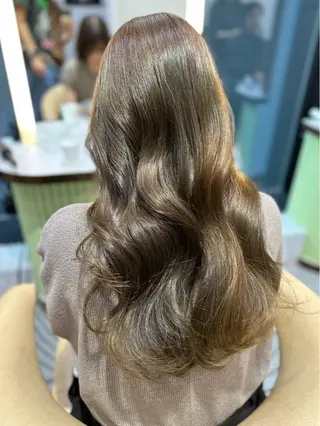 セミロング カラー パーマ 縮毛矯正　髪質改善 韓国風レイヤー　吉田のヘアスタイル