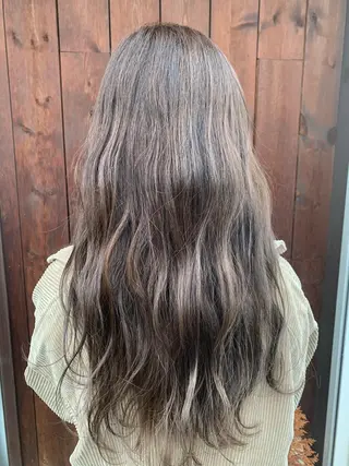 カラー 血分 優人のヘアスタイル