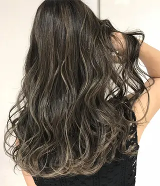 ロング カラー ヘアアレンジ 【公式】amble luxe池袋東口🩷のヘアスタイル