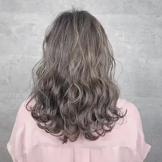 ミディアム カラー _WHITE 天王寺のヘアスタイル