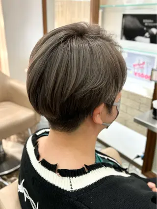 ショート カラー 神田 淳美のヘアスタイル