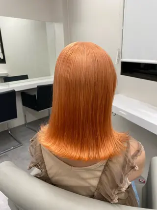 セミロング カラー ベレーザ渋谷所属・🦋ハイトーン・髪質 改善🦋成嶋 朋希のヘアスタイル