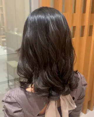 セミロング パーマ 下川 由貴のヘアスタイル