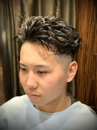 ショート パーマ メンズ 浅見 天翔のヘアスタイル