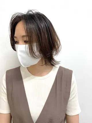 ショート 色白に見える暗髪 梅田・増田のヘアスタイル