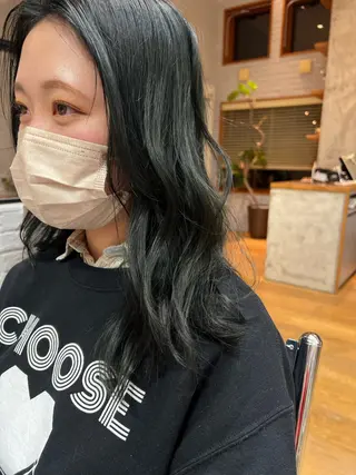 カラー tonari所属・tonari MICHIKAのヘアスタイル