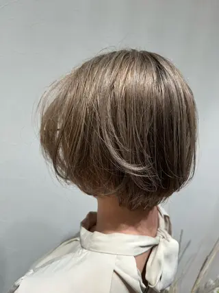 ショート 透明感/グレージュ/ MOMOKO🩵のヘアスタイル