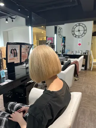 ミディアム レイヤー/艶カラー ROKUのヘアスタイル